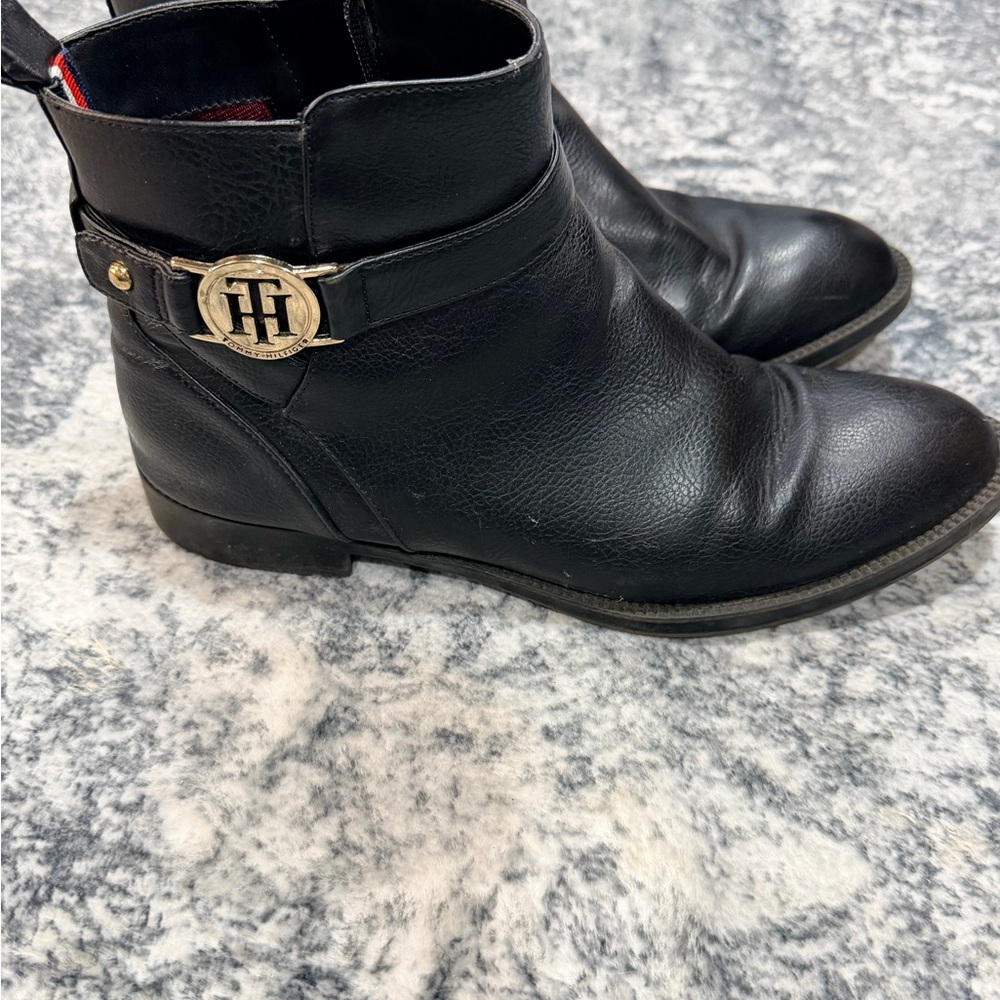 Tommy Hilfiger Women's  Ankle Boot Size 6.5 Black Booties Side Zip